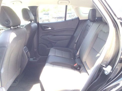 Used 2025 Chevrolet Trax LT FWD image 35