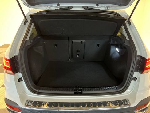 Certified 2024 Volkswagen Taos SEL AWD/4WD image 5