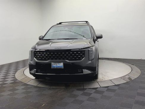 Used 2025 Kia Carnival SX Prestige image 8