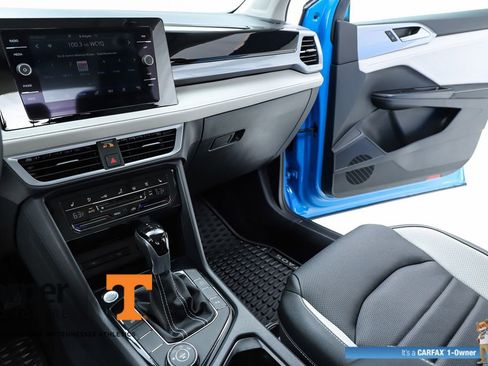 Used 2025 Volkswagen Taos SEL image 23