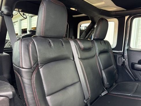 Used 2018 Jeep Wrangler Unlimited Rubicon AWD/4WD image 13