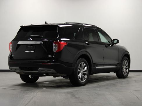 Used 2022 Ford Explorer XLT w/ Equipment Group 202A image 4