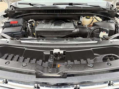 Used 2023 Chevrolet Suburban Premier image 35