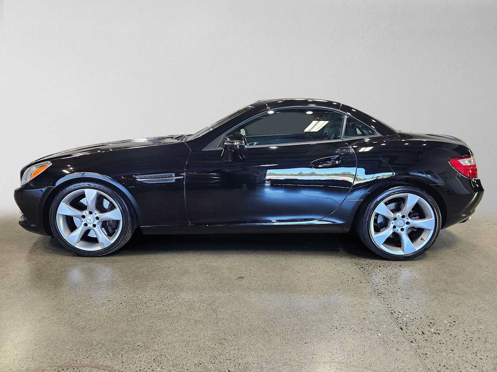 Used 2012 Mercedes-Benz SLK 350 image 6