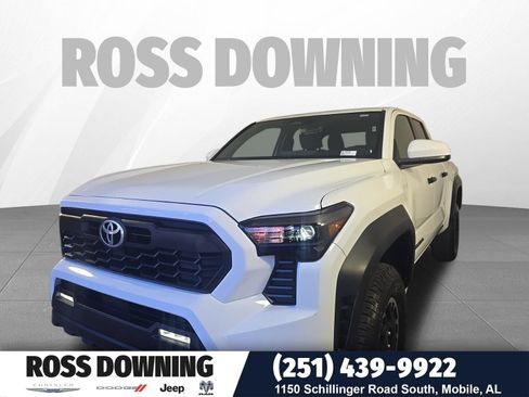 Used 2025 Toyota Tacoma TRD Off-Road AWD/4WD image 1