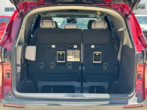 Used 2023 Toyota Sienna LE w/ LE Plus Package FWD image 14