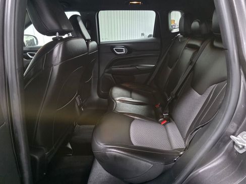 Used 2022 Jeep Compass Latitude AWD/4WD image 10