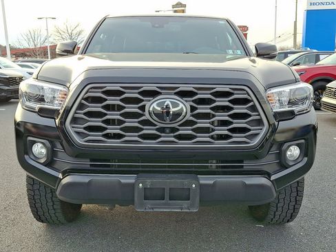 Used 2023 Toyota Tacoma TRD Off-Road image 2