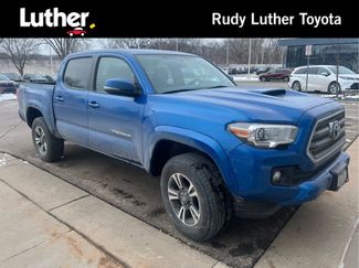 Used 2016 Toyota Tacoma TRD Sport video 1