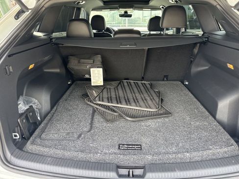 Used 2022 Volkswagen Atlas Cross Sport SEL Premium R-Line image 11