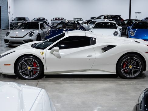 Used 2018 Ferrari 488 Spider image 69