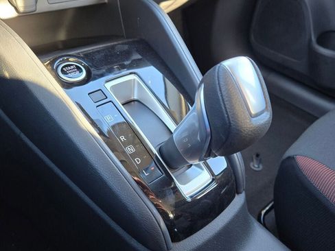 Used 2025 Nissan Versa SR w/ Trunk Package image 22