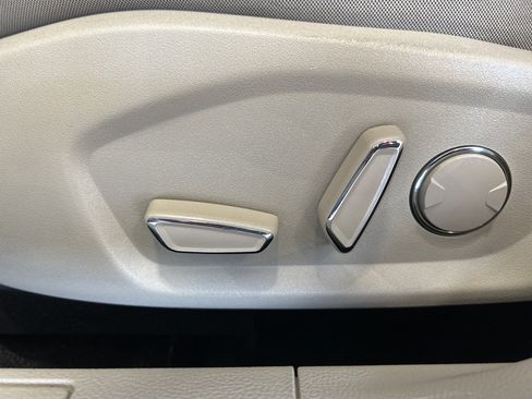 Used 2020 Ford Fusion SE image 20