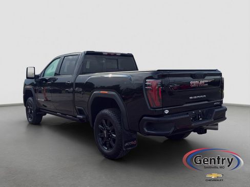 Used 2025 GMC Sierra 2500 AT4 w/ AT4 Premium Plus Package AWD/4WD image 4