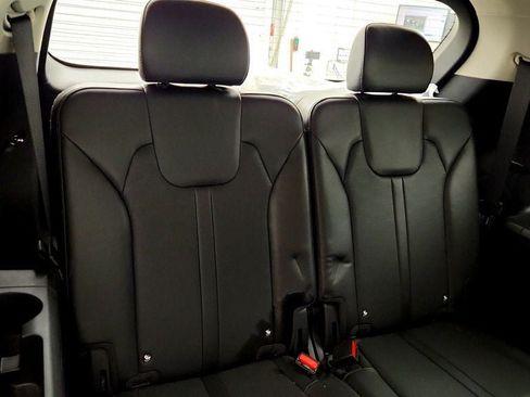 Used 2024 Kia Sorento S w/ Panoramic Sunroof Package FWD image 21