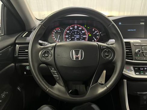 Used 2015 Honda Accord Sport image 16