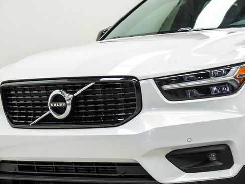 Used 2021 Volvo XC40 T5 R-Design w/ Protection Package Premier AWD/4WD image 2