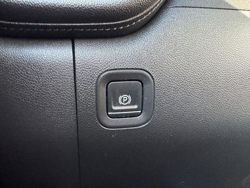 Used 2020 GMC Sierra 1500 SLT w/ Driver Alert Package I image 22