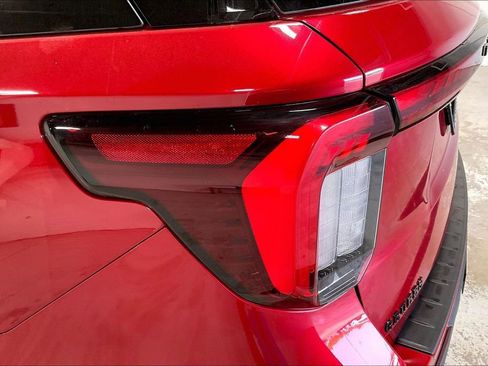 Used 2025 Ford Explorer ST image 40