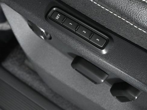 Used 2020 Volkswagen Atlas Cross Sport SEL R-Line image 23