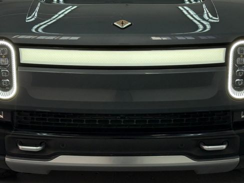 Used 2023 Rivian R1T Adventure AWD/4WD image 18