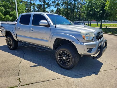 Used 2014 Toyota Tacoma PreRunner w/ TRD Sport Package RWD image 9