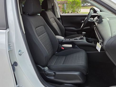 Certified 2025 Honda HR-V LX image 18