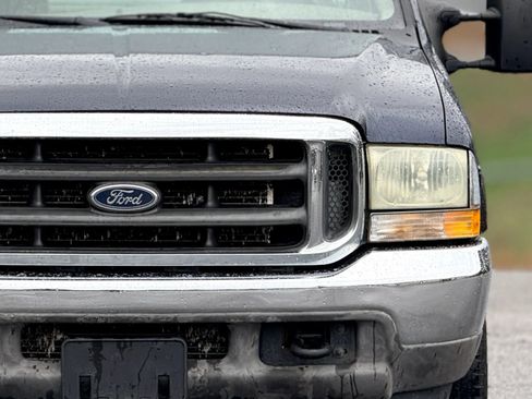 Used 2003 Ford F250 XL image 12