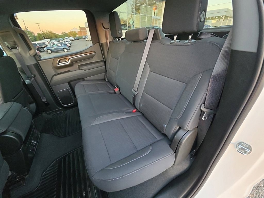 Used 2022 Chevrolet Silverado 1500 LT AWD/4WD image 15