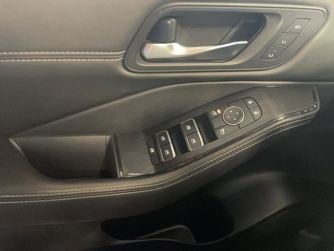 Used 2023 Nissan Rogue SL w/ SL Premium Package image 8