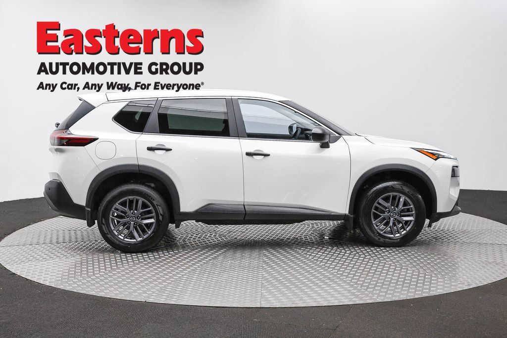 Used 2023 Nissan Rogue S AWD/4WD image 6