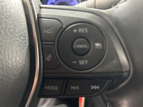 Used 2019 Toyota Camry SE image 25