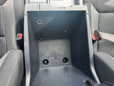 Used 2017 Toyota Tundra SR5 AWD/4WD image 7