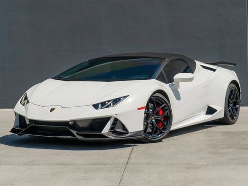 Used 2019 Lamborghini Huracan LP 580-2 RWD image 3