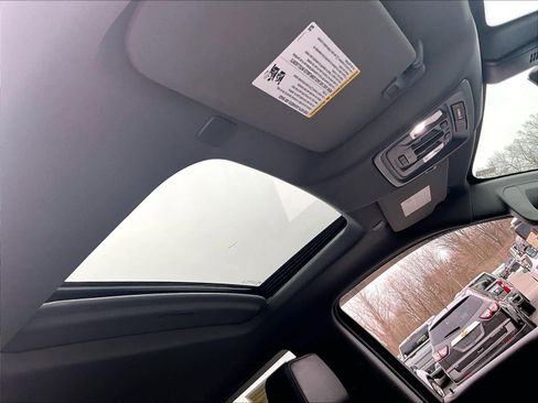 Used 2022 Chevrolet Silverado 1500 LTZ w/ LTZ Premium Package image 22