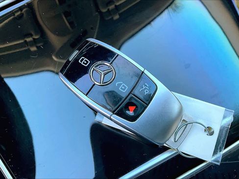 Used 2018 Mercedes-Benz E 300 image 14