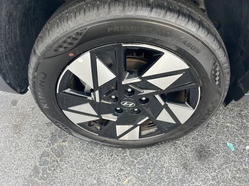 Used 2025 Hyundai Kona SEL image 23