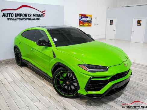 Used 2022 Lamborghini Urus AWD/4WD image 29
