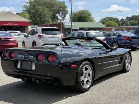 Used 1998 Chevrolet Corvette Convertible RWD image 8