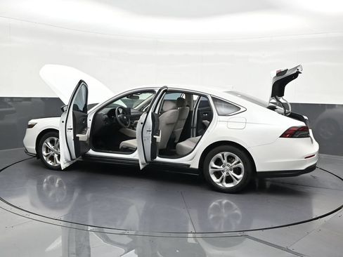 Used 2023 Honda Accord LX image 34