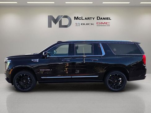 New 2026 GMC Yukon XL Denali w/ Sun & Power Step Package AWD/4WD image 3