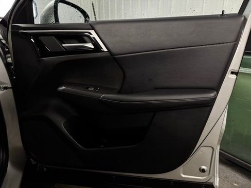 Used 2024 Mitsubishi Outlander SE image 14