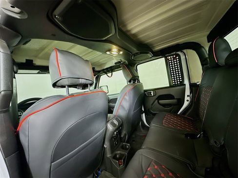 Used 2022 Jeep Gladiator Sport image 13