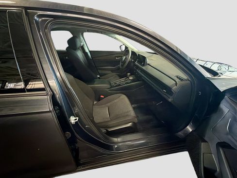 Used 2025 Honda Accord SE image 32