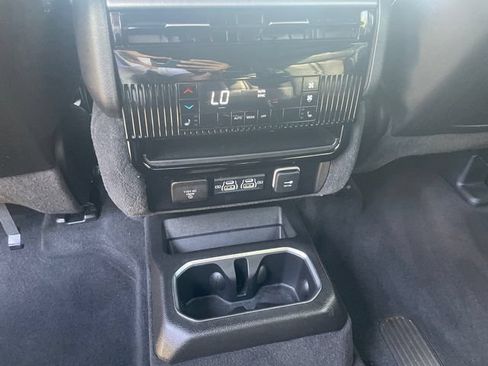 Used 2023 Jeep Wagoneer Series II AWD/4WD image 21
