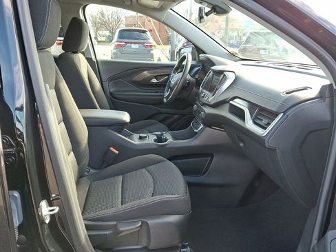 Used 2022 GMC Terrain SLE image 27