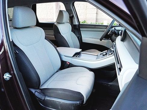 Certified 2023 Hyundai Palisade SE image 12