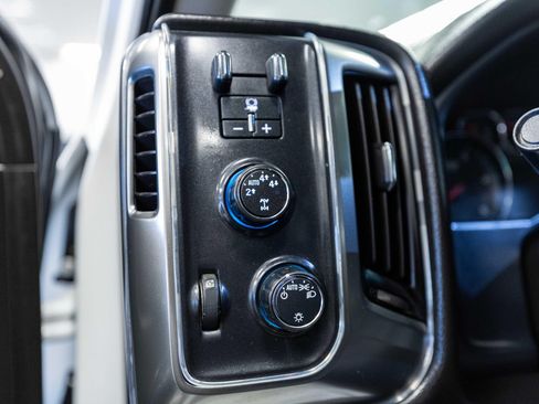 Used 2019 Chevrolet Silverado 2500 LT AWD/4WD image 12