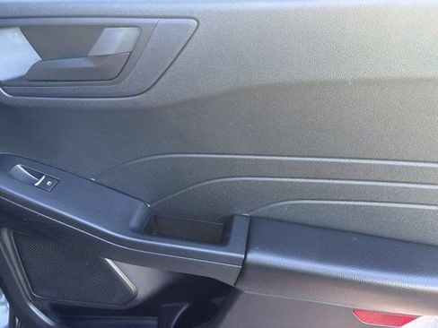 Used 2022 Ford Escape SE FWD image 35