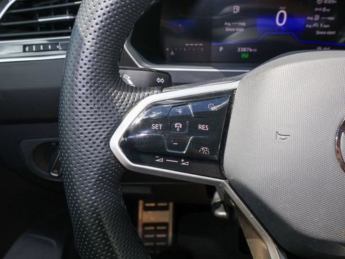 Used 2023 Volkswagen Tiguan SE R-Line FWD image 23